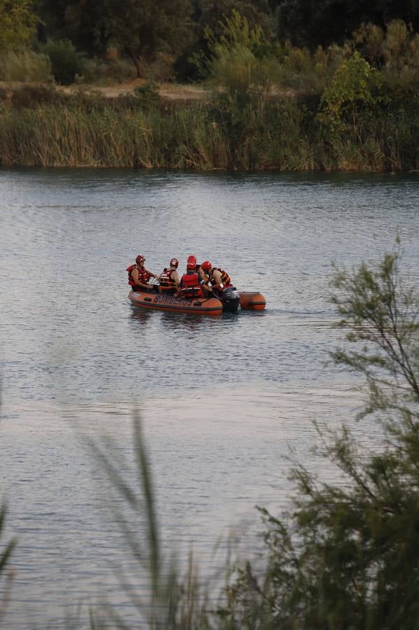 El dispositivo de búsqueda del joven desaparecido en el Lago Azul de Córdoba, en imágenes