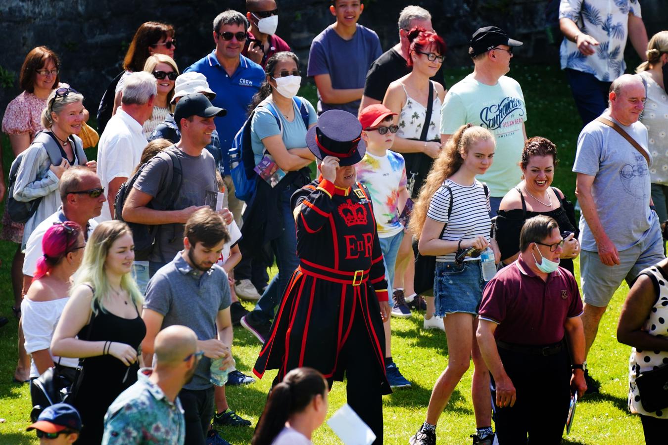 Una de las primeras visitas guiadas por Yeoman Warder tras 16 meses de restricciones. 