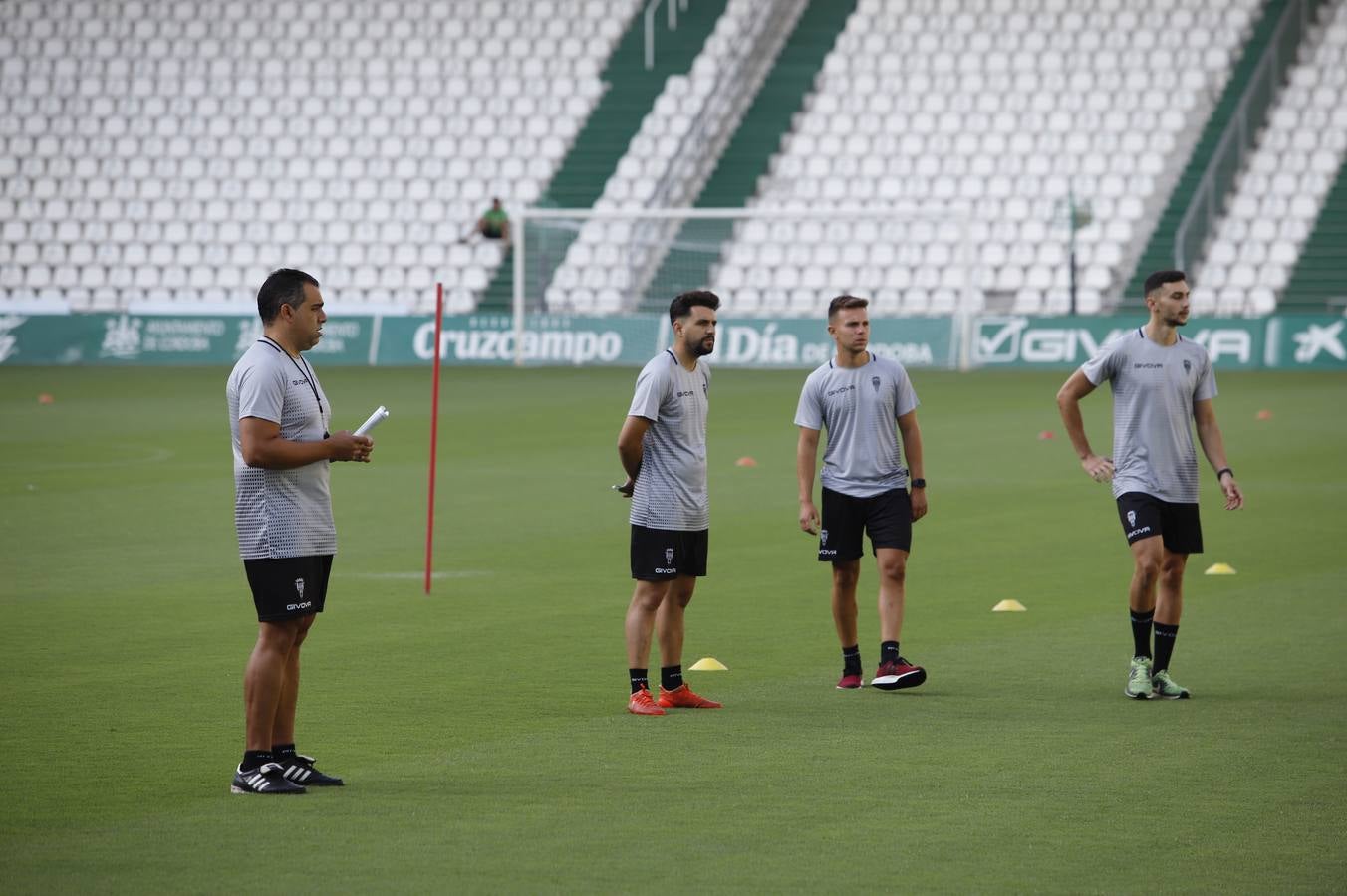 El primer entrenamiento del Córdoba CF, en imágenes