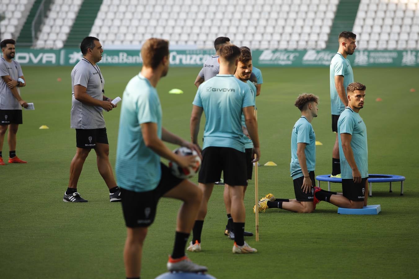 El primer entrenamiento del Córdoba CF, en imágenes