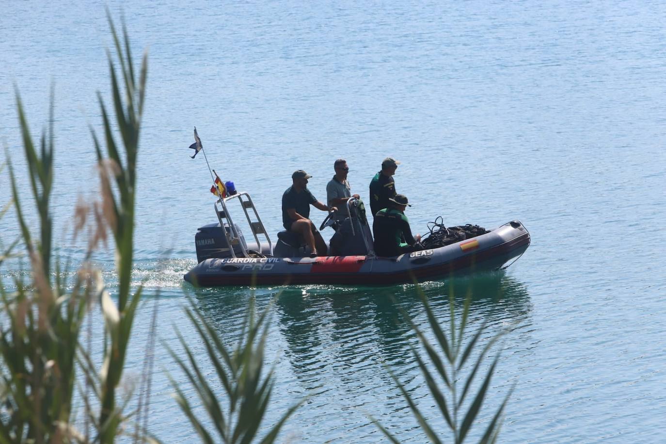 El dispositivo de búsqueda del joven desaparecido en el Lago Azul de Córdoba, en imágenes