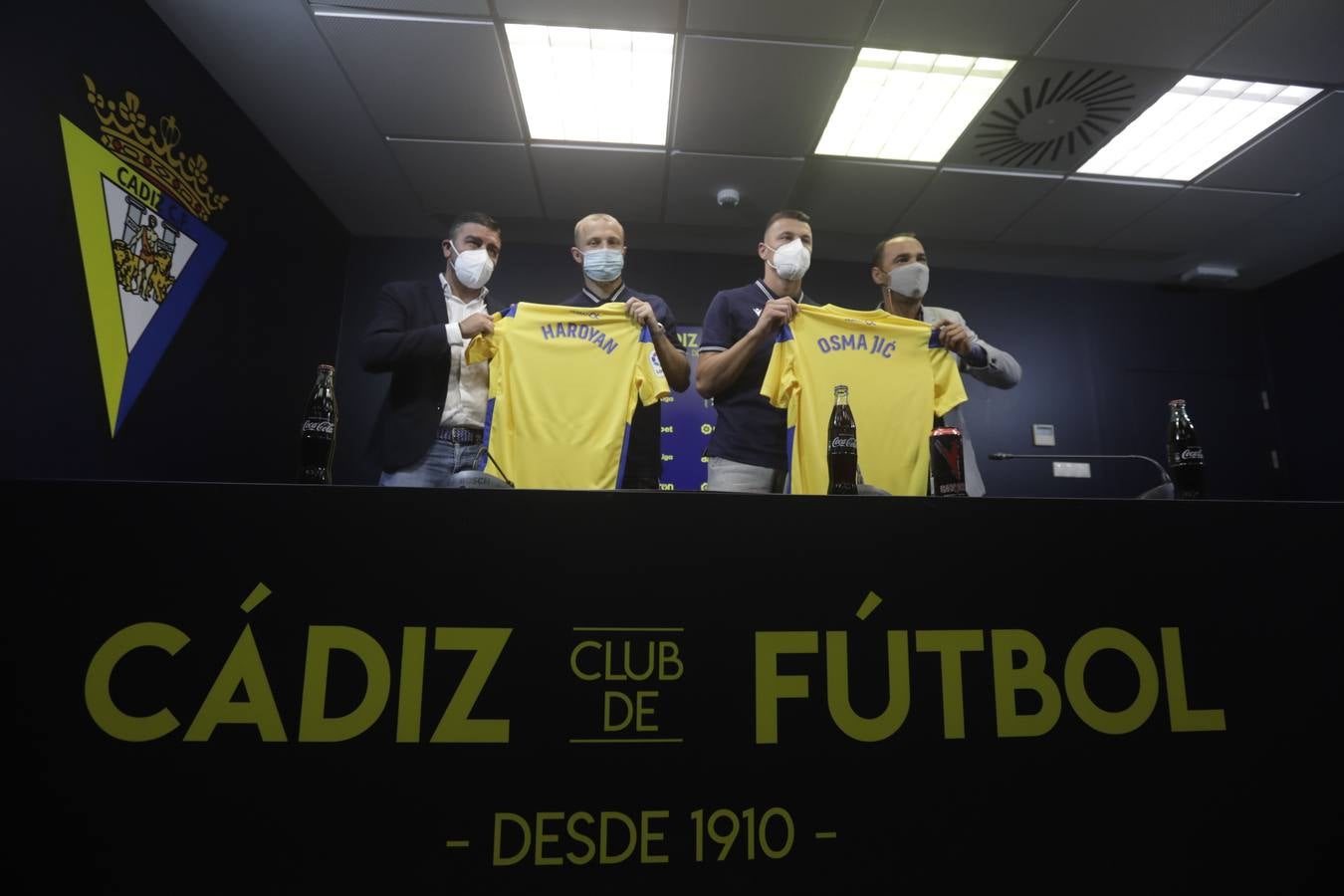 FOTOS Cádiz CF: Presentación de Haroyan y Osmajic, en imágenes