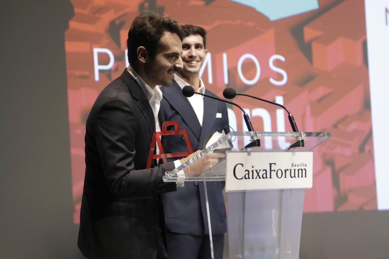 El acto de entrega de los premios Alumni de la US tuvo lugar este martes en el Caixaforum de Sevilla