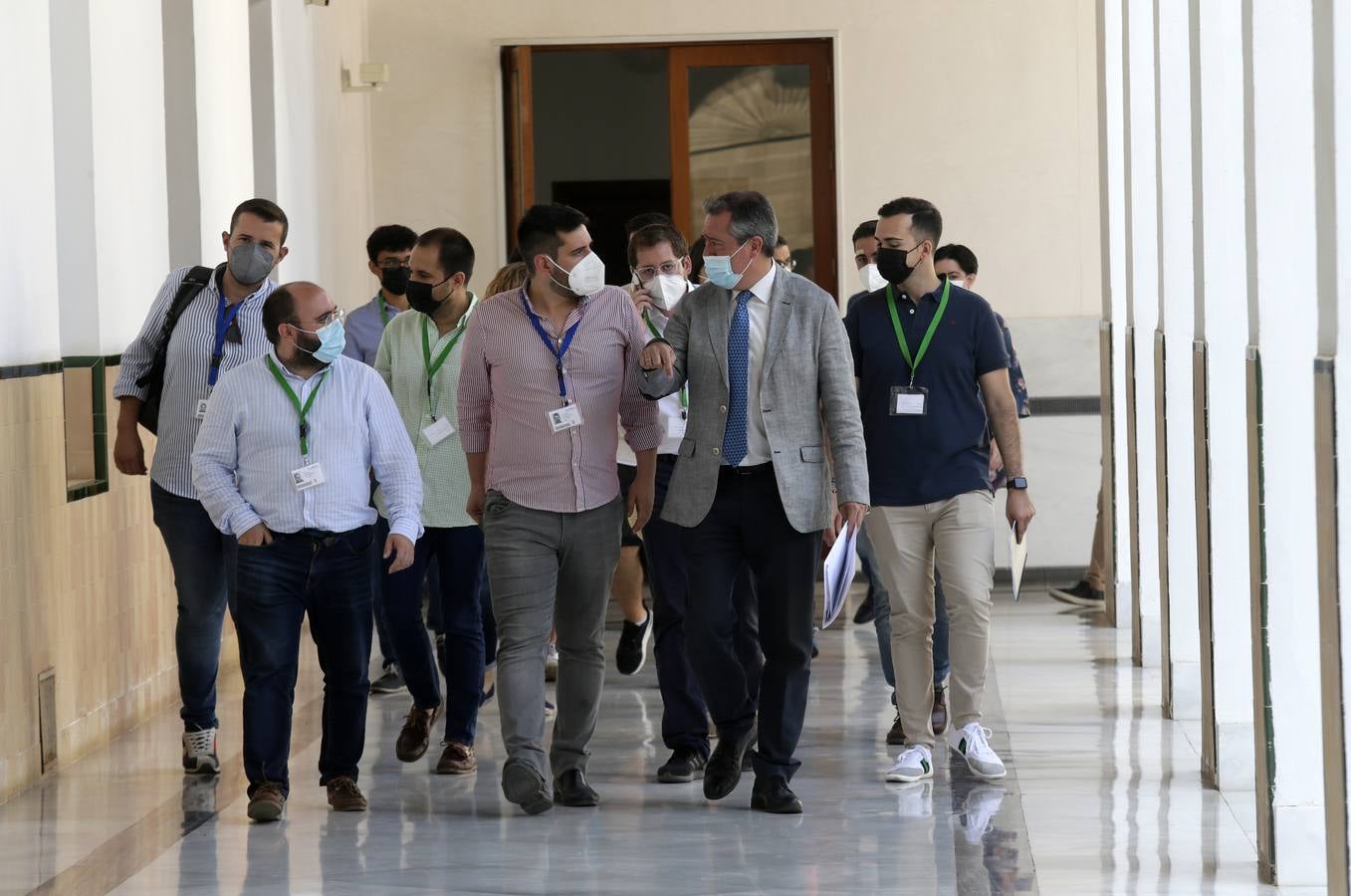 Juan Espadas escucha las propuestas de los jóvenes andaluces