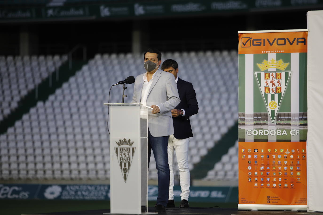 La presentación de las camisetas del Córdoba CF para la temporada 2021-2022, en imágenes