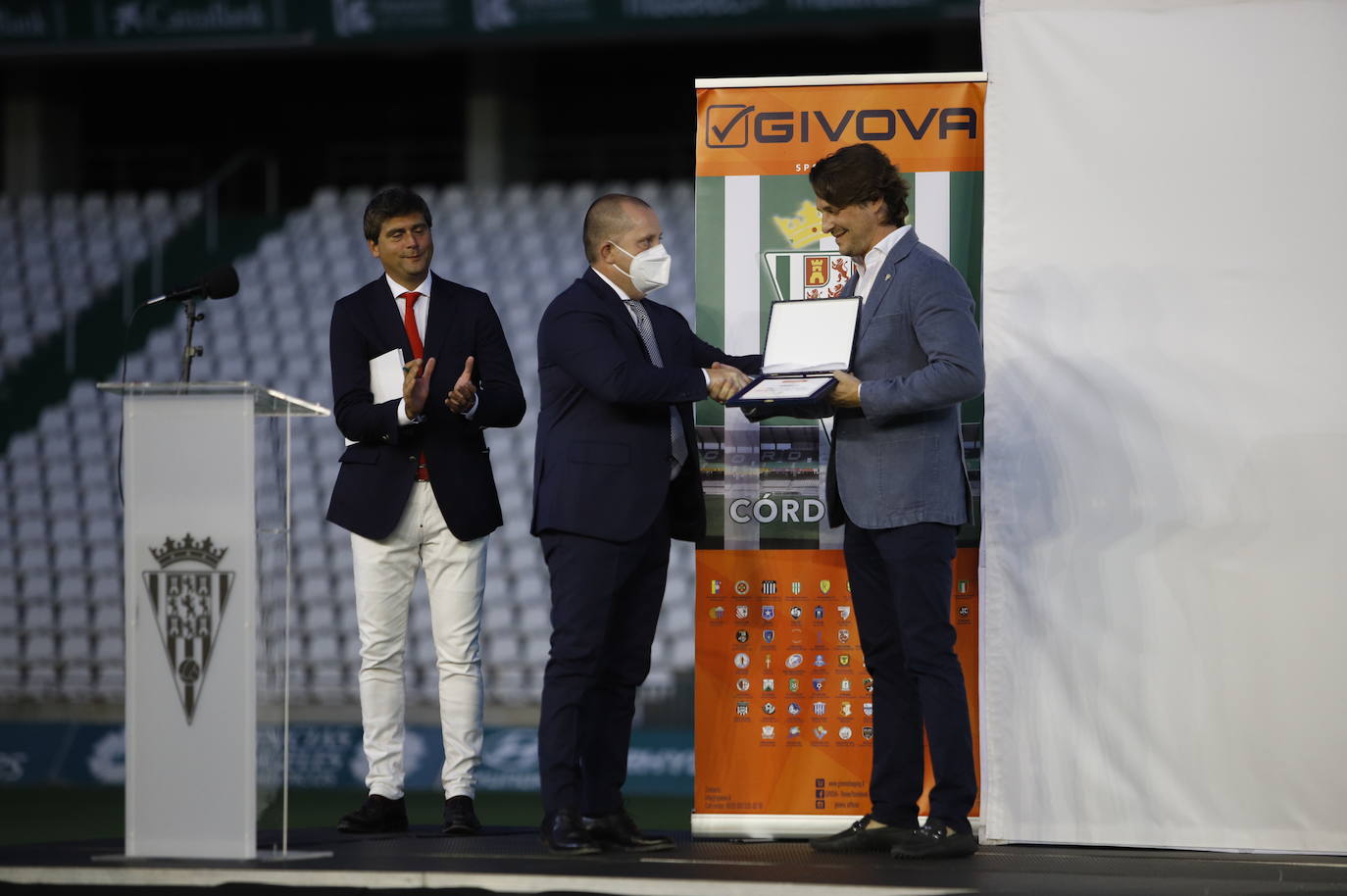 La presentación de las camisetas del Córdoba CF para la temporada 2021-2022, en imágenes