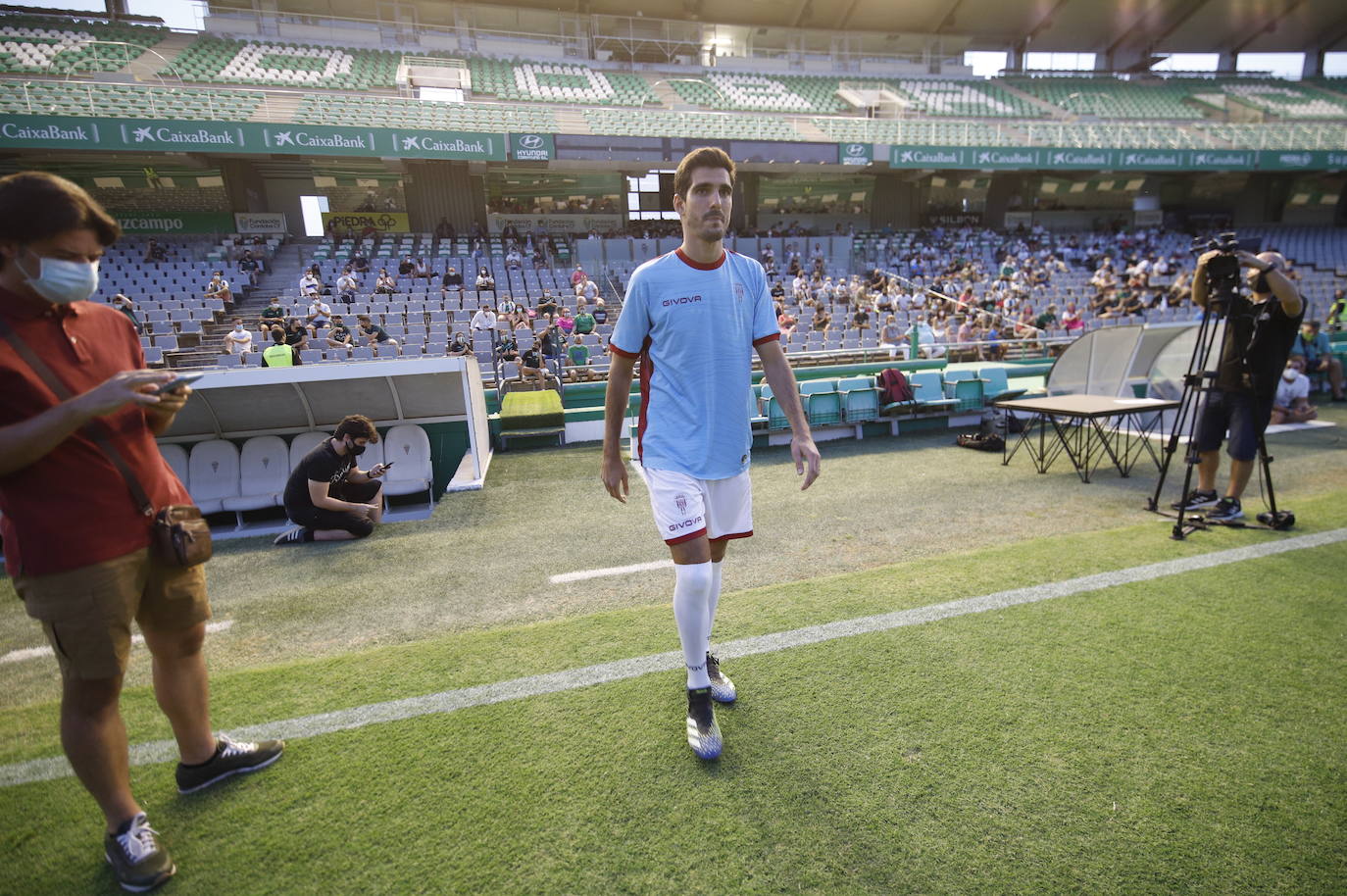 La presentación de las camisetas del Córdoba CF para la temporada 2021-2022, en imágenes