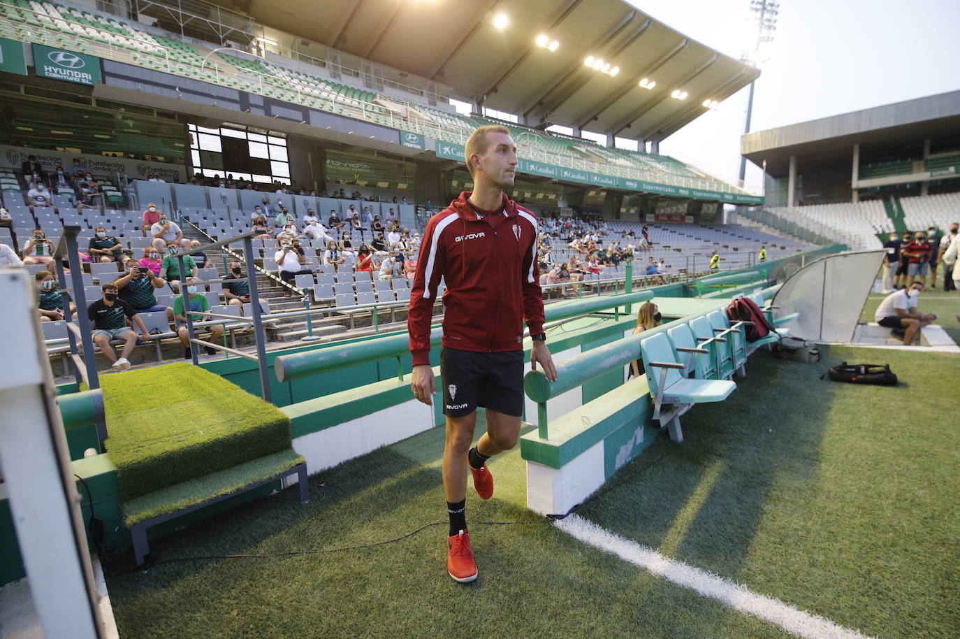 La presentación de las camisetas del Córdoba CF para la temporada 2021-2022, en imágenes