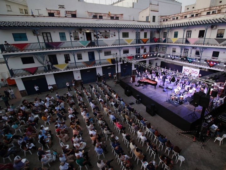 Comienza la Velá de Santa Ana en Sevilla