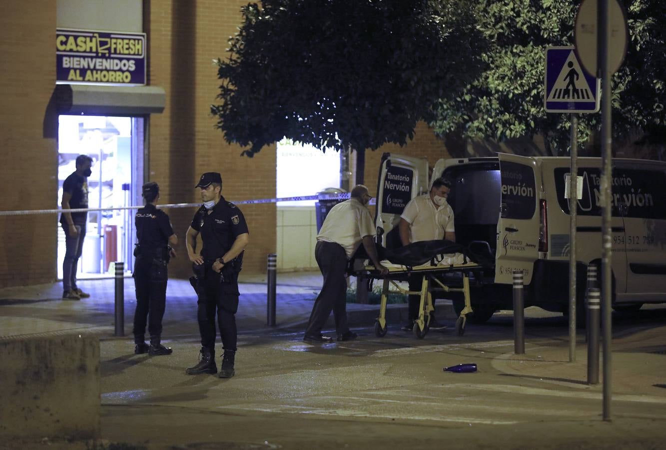 Así abatió la Policía Local de Sevilla a un atracador en un supermercado en Amate