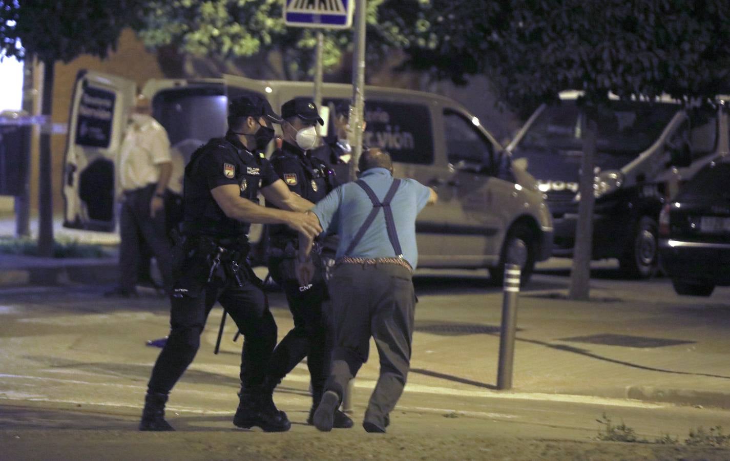 Así abatió la Policía Local de Sevilla a un atracador en un supermercado en Amate