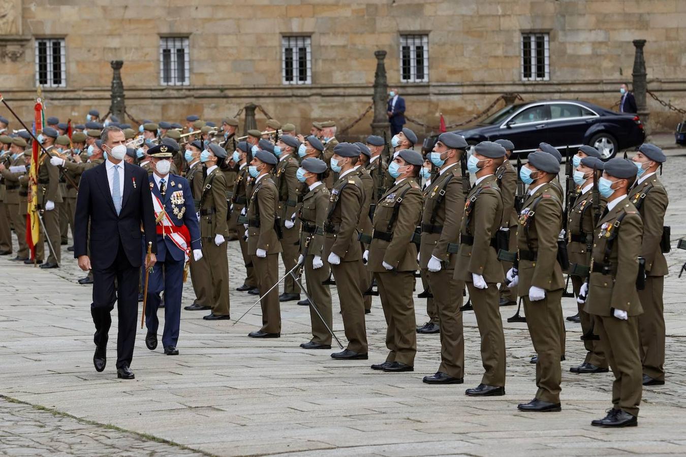 Don Felipe también ha reivindicado que «la Corona simboliza su carácter de puente entre pasado, presente y futuro; simboliza la continuidad de nuestra Nación en la historia como comunidad política, cultural y humana». 