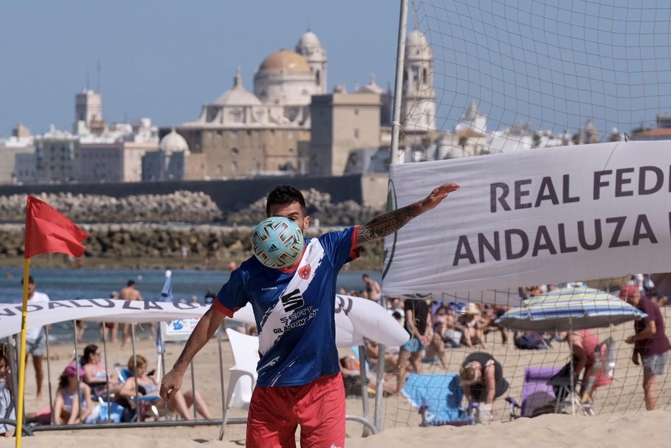 FOTOS: Cádiz se vuelca con el fútbol-playa