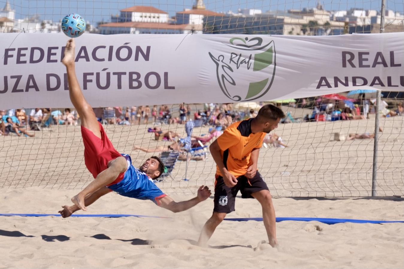 FOTOS: Cádiz se vuelca con el fútbol-playa