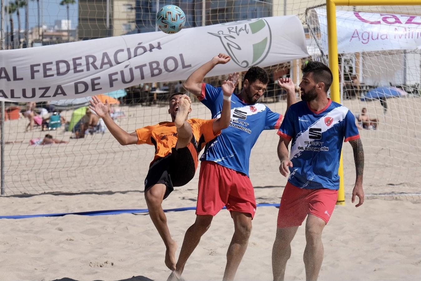 FOTOS: Cádiz se vuelca con el fútbol-playa