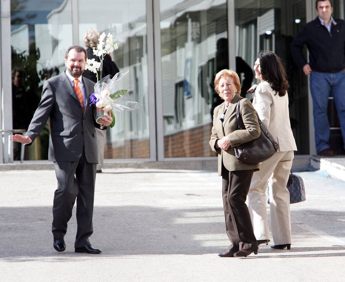 Los padres y la abuela de Doña Letizia acuden a conocer a la Princesa Leonor. 