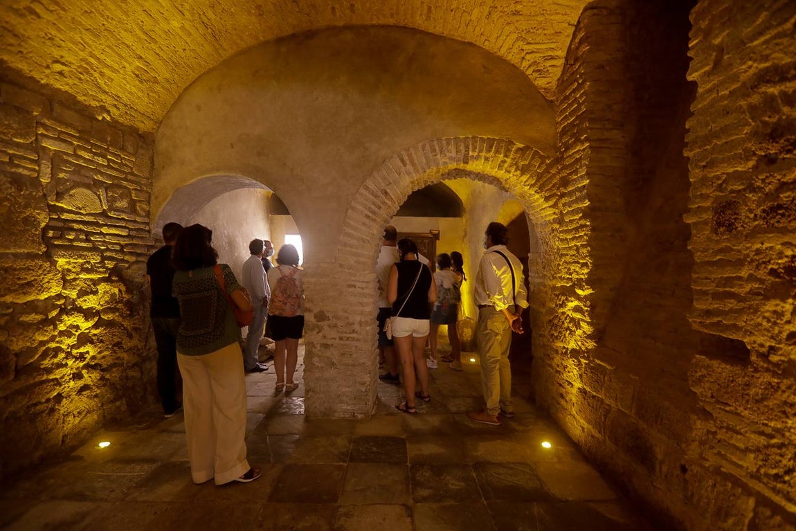FOTOS: La Cueva del Pájaro Azul reabre sus puertas en Cádiz