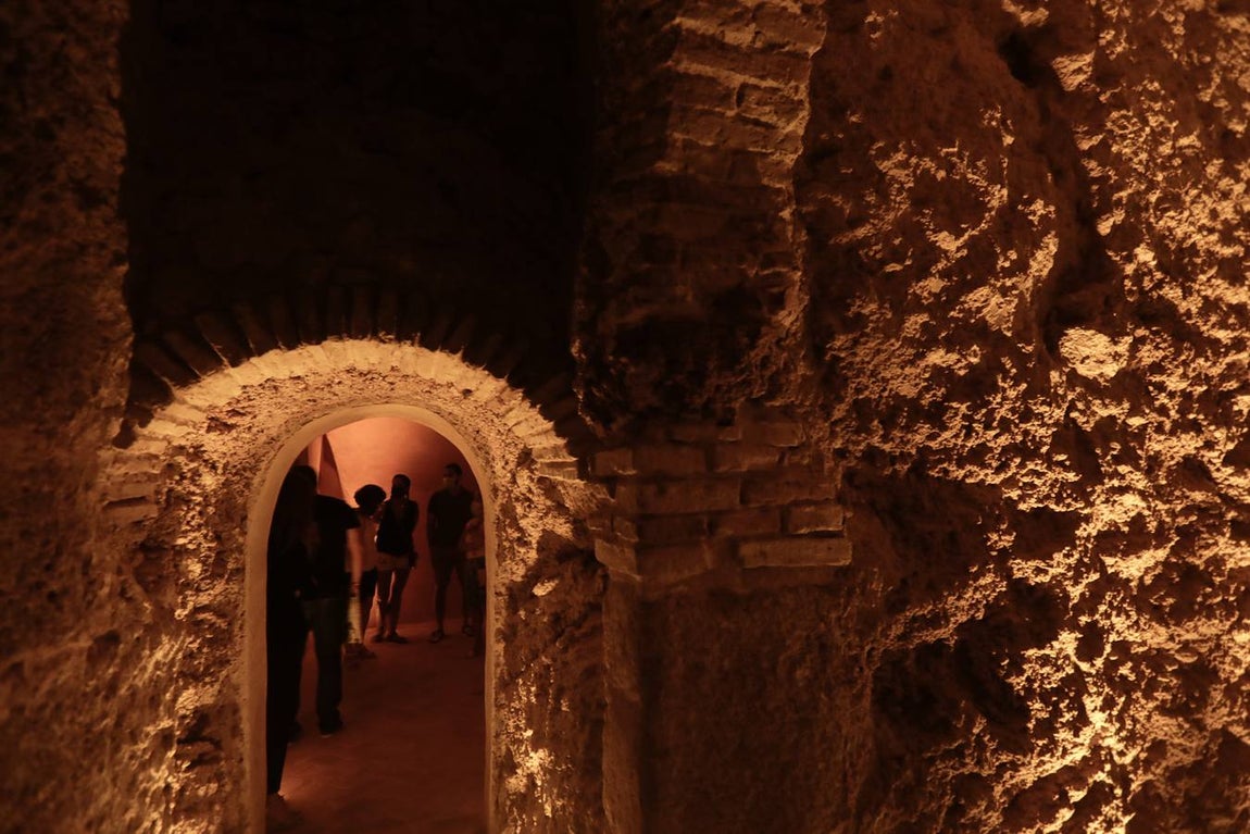 FOTOS: La Cueva del Pájaro Azul reabre sus puertas en Cádiz