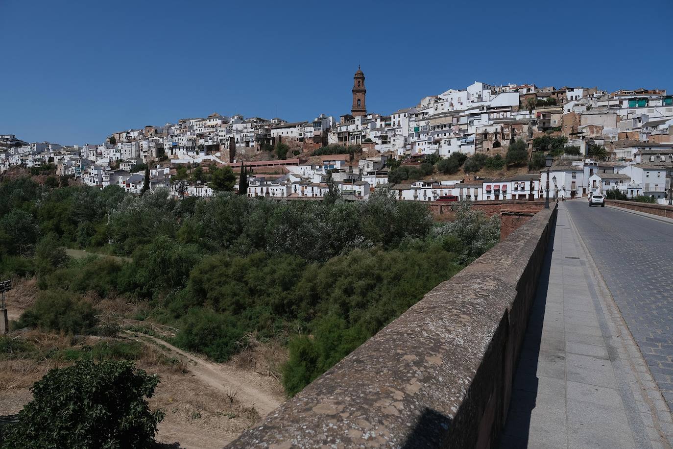 Así vive Montoro el primer día con el nuevo toque de queda, en imágenes