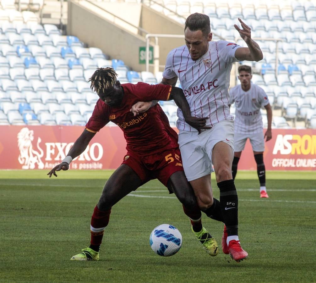 El partido del Sevilla FC - AS Roma, en imágenes