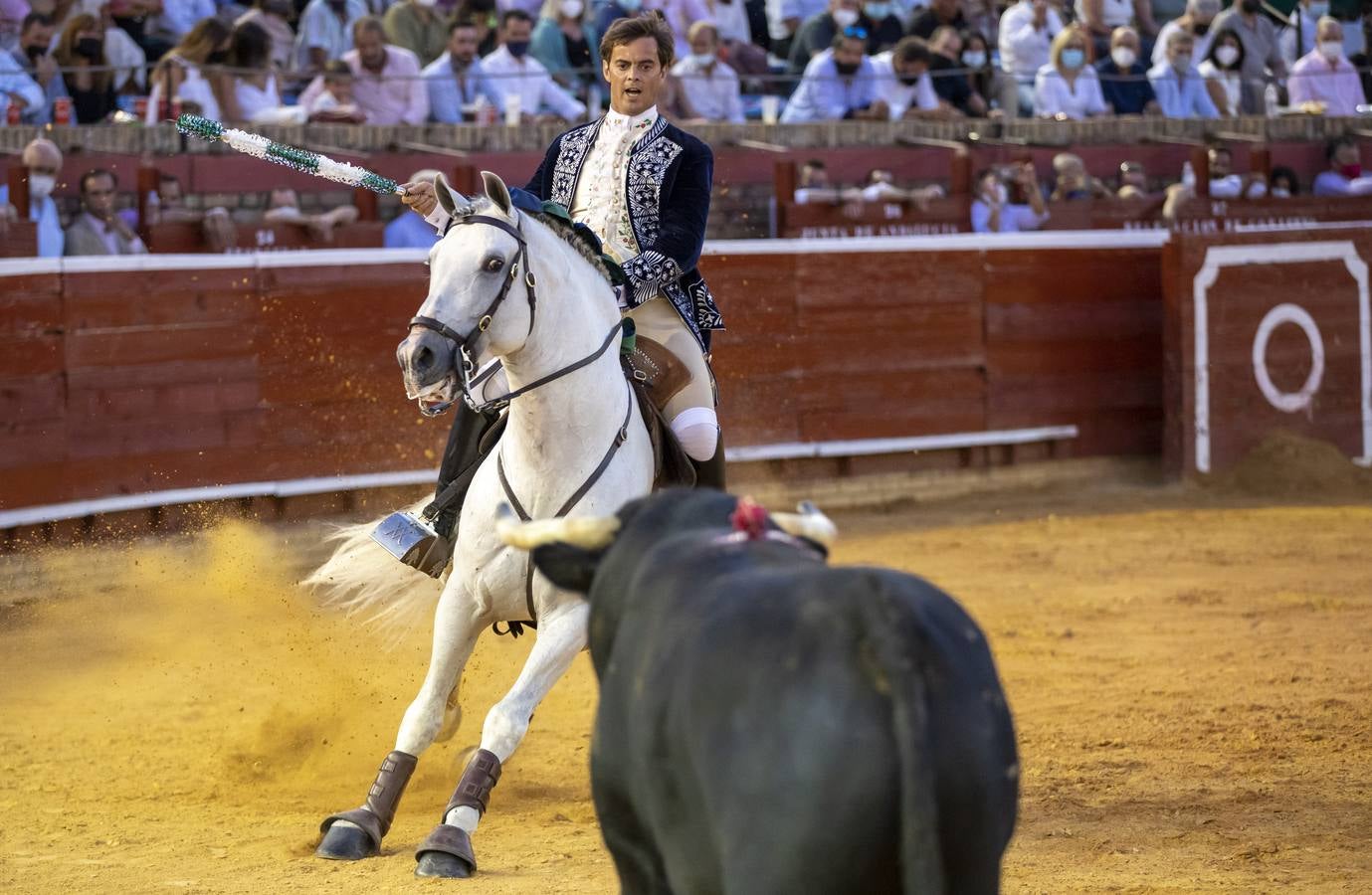 La corrida de rejones de las Colombinas, en imágenes