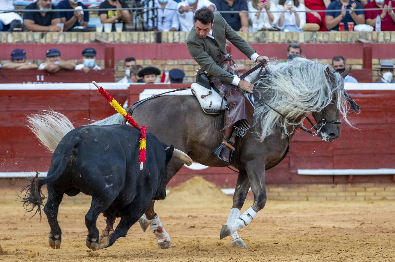 La corrida de rejones de las Colombinas, en imágenes