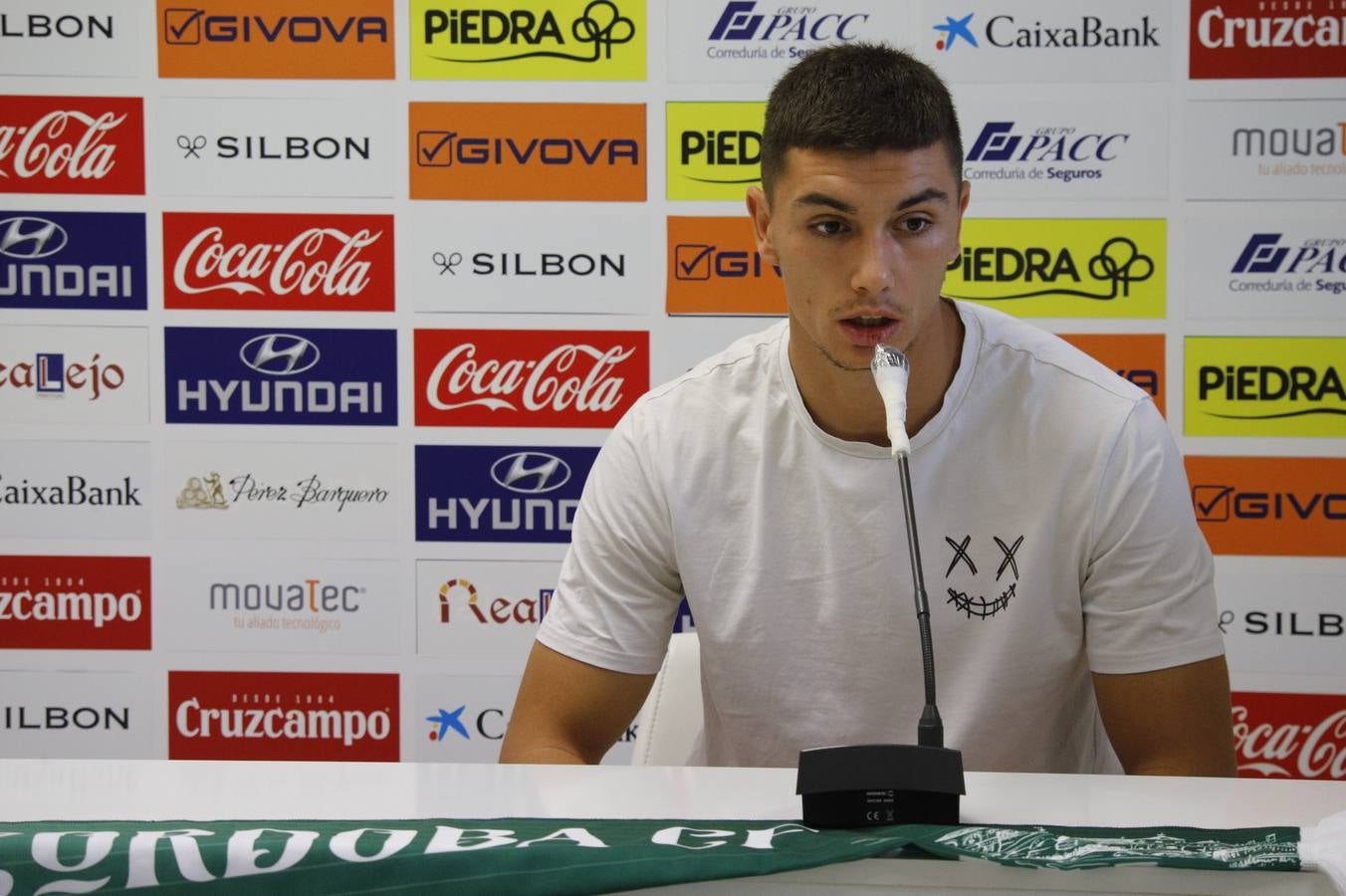 La presentación de Simo y Adrián Fuentes, en imágenes