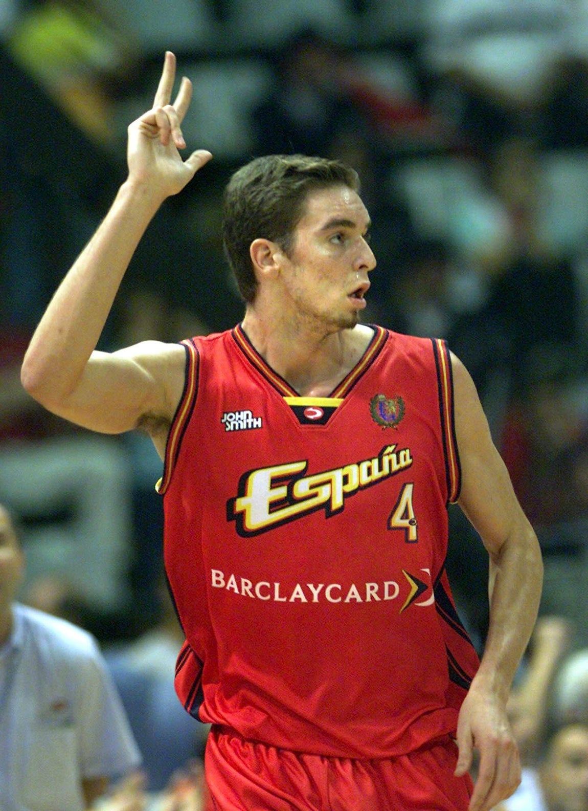 Pau, en su debut con España en 2001. 