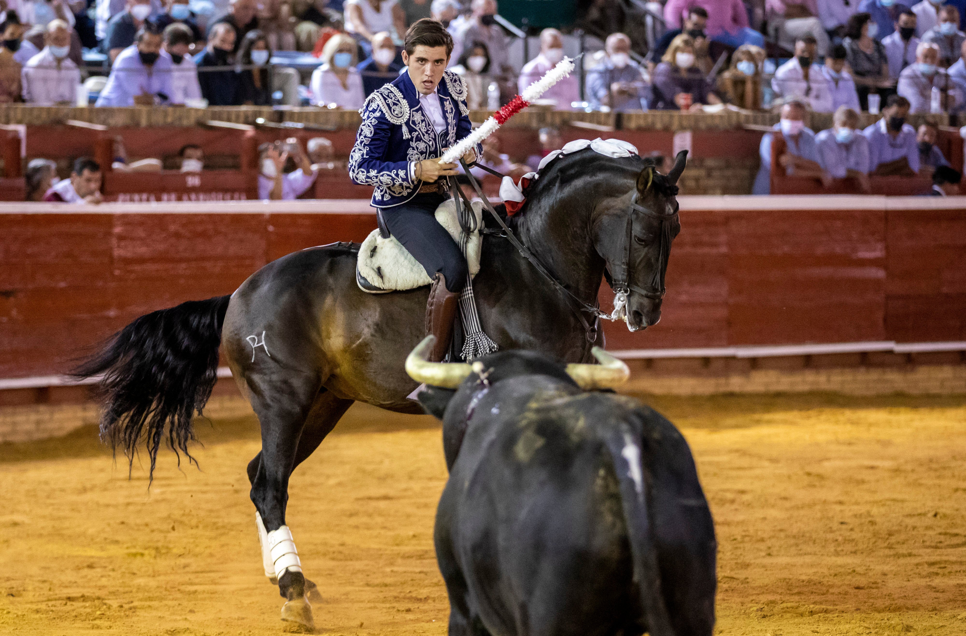 La corrida de rejones de las Colombinas, en imágenes