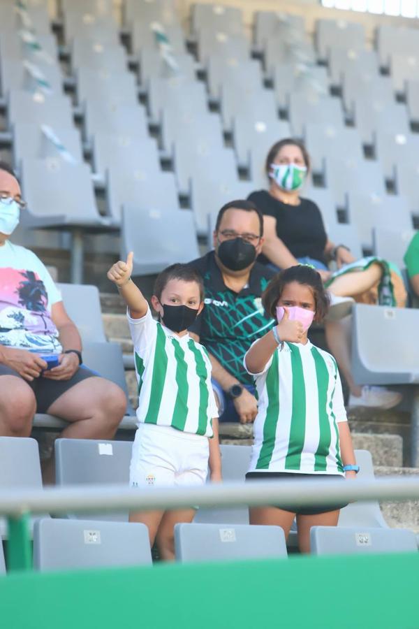 El ambiente del Córdoba-Marbella, en imágenes