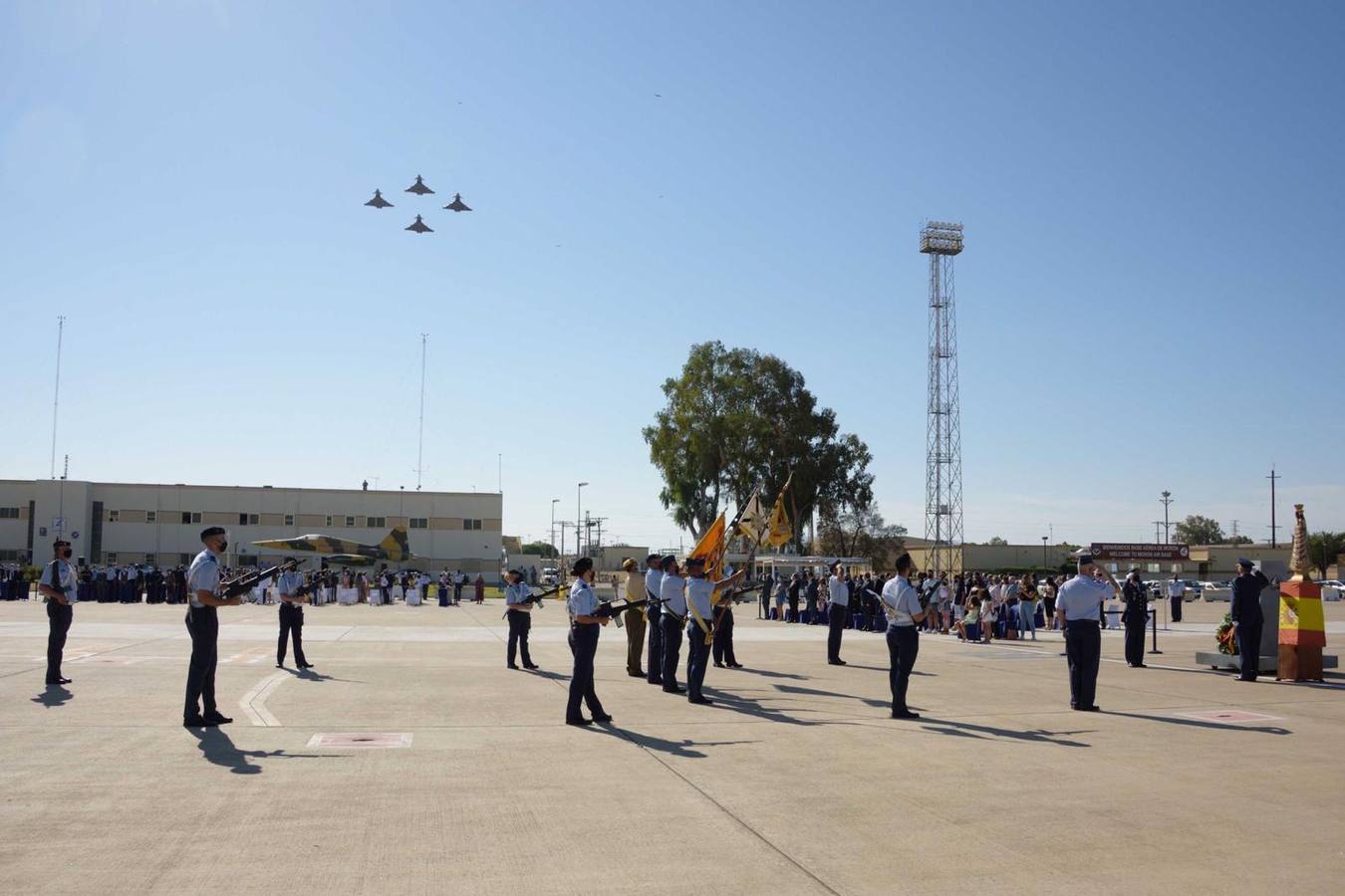 En imágenes, la toma de posesión del nuevo jefe de la base aérea de Morón