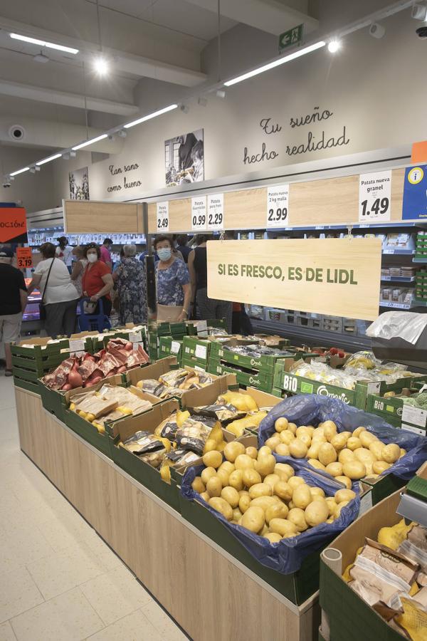 La apertura del nuevo supermercado Lidl de Córdoba, en imágenes