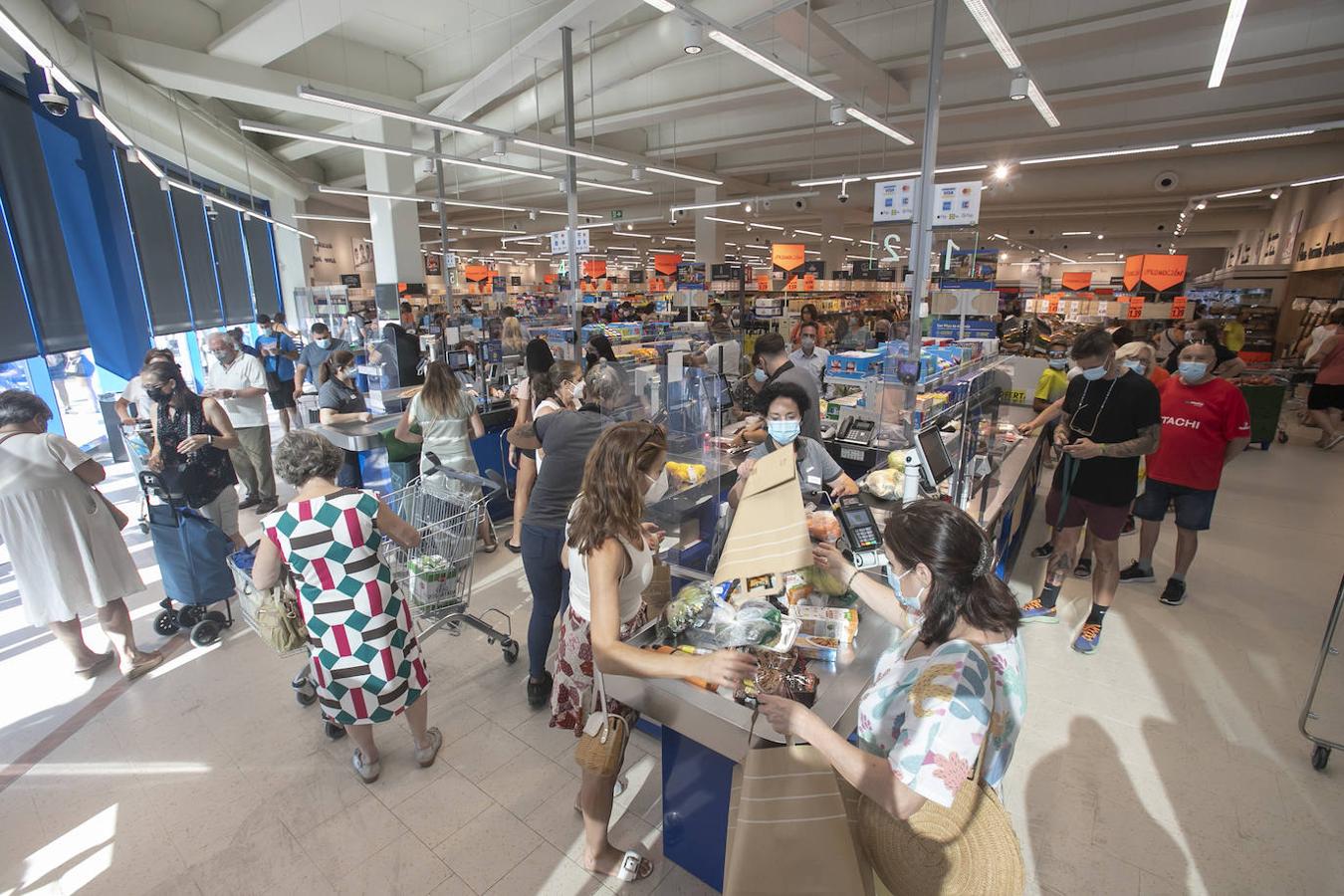 La apertura del nuevo supermercado Lidl de Córdoba, en imágenes