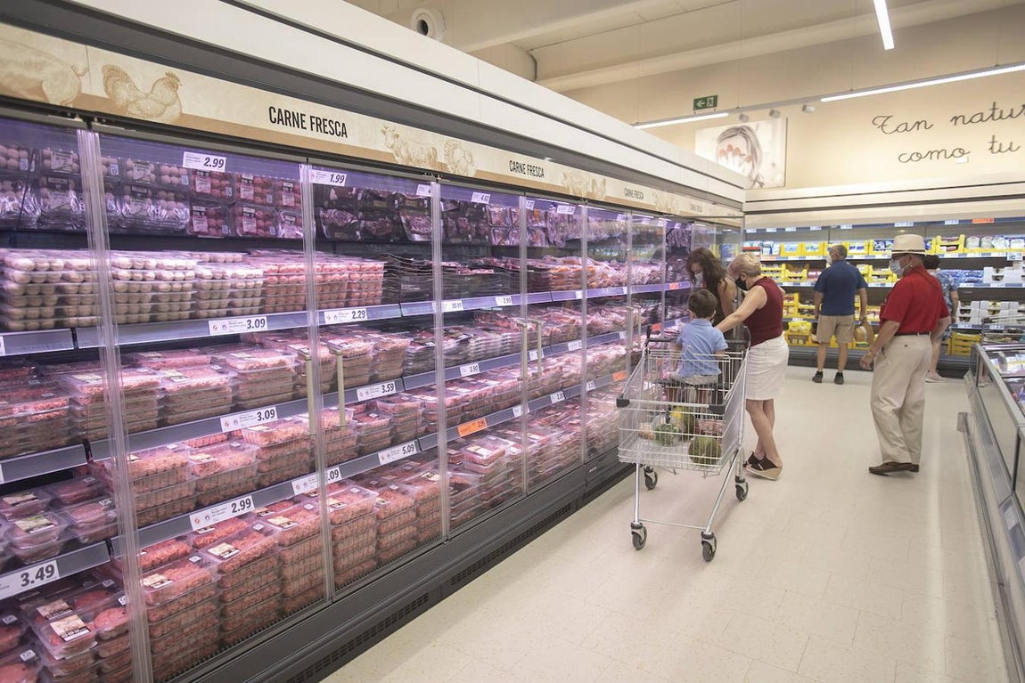 La apertura del nuevo supermercado Lidl de Córdoba, en imágenes