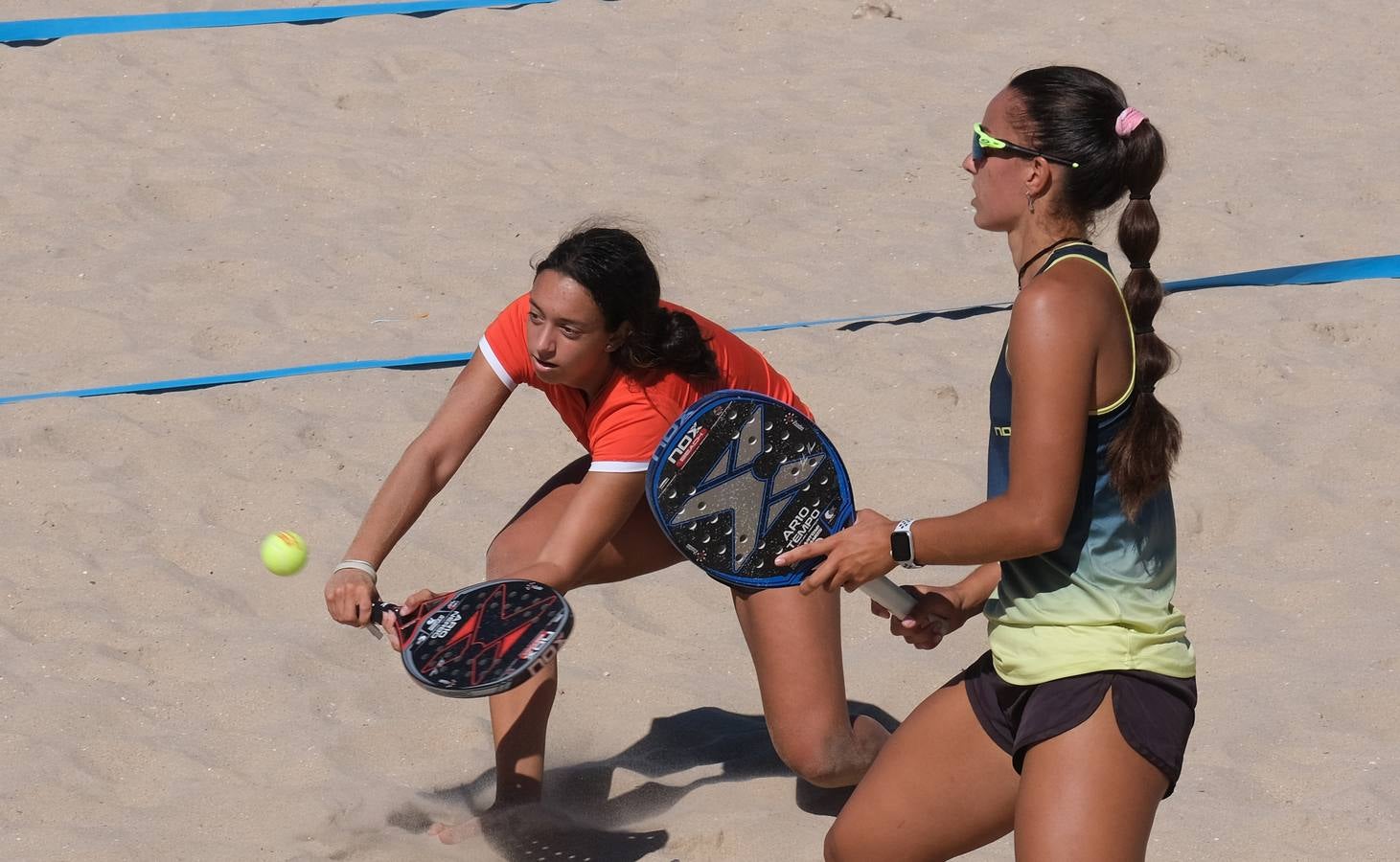 FOTOS: Liga Mapfre de Tenis Playa en La Victoria, en Cádiz capital