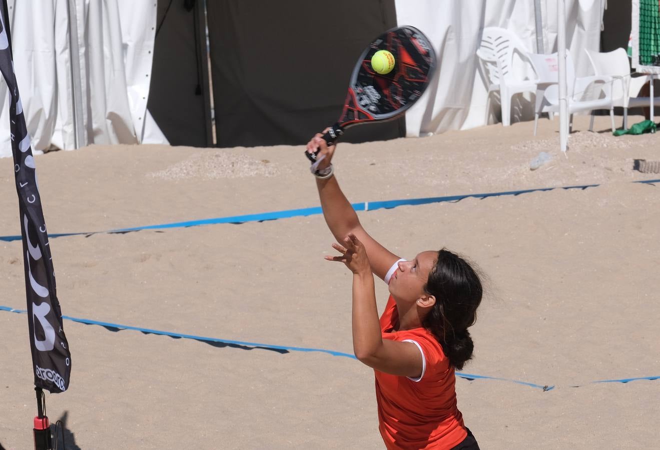 FOTOS: Liga Mapfre de Tenis Playa en La Victoria, en Cádiz capital