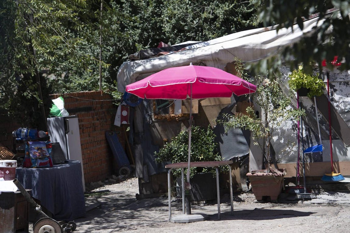 Así viven los habitantes del sector de Perales del Río en la Cañada Real