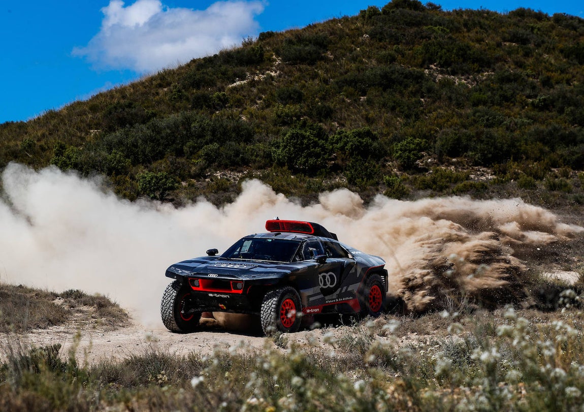 El prototipo de Audi para el Rally Dakar completa ocho días de pruebas en España