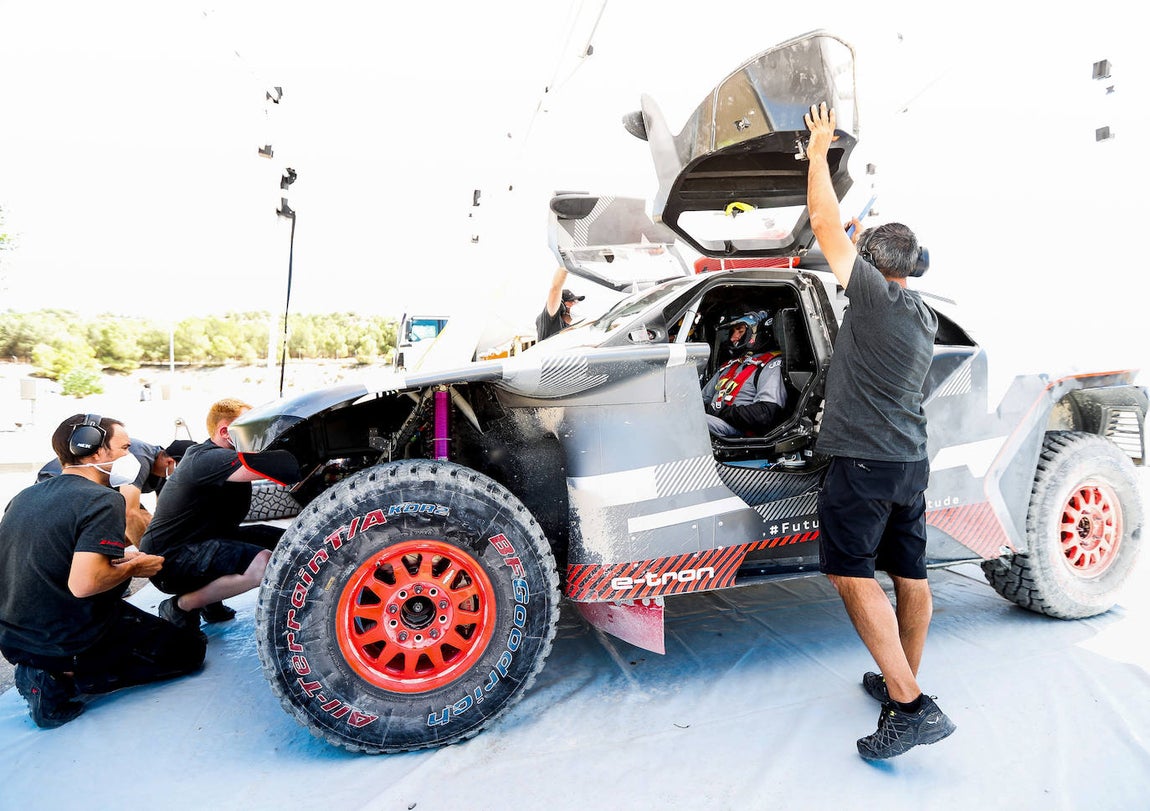 El prototipo de Audi para el Rally Dakar completa ocho días de pruebas en España