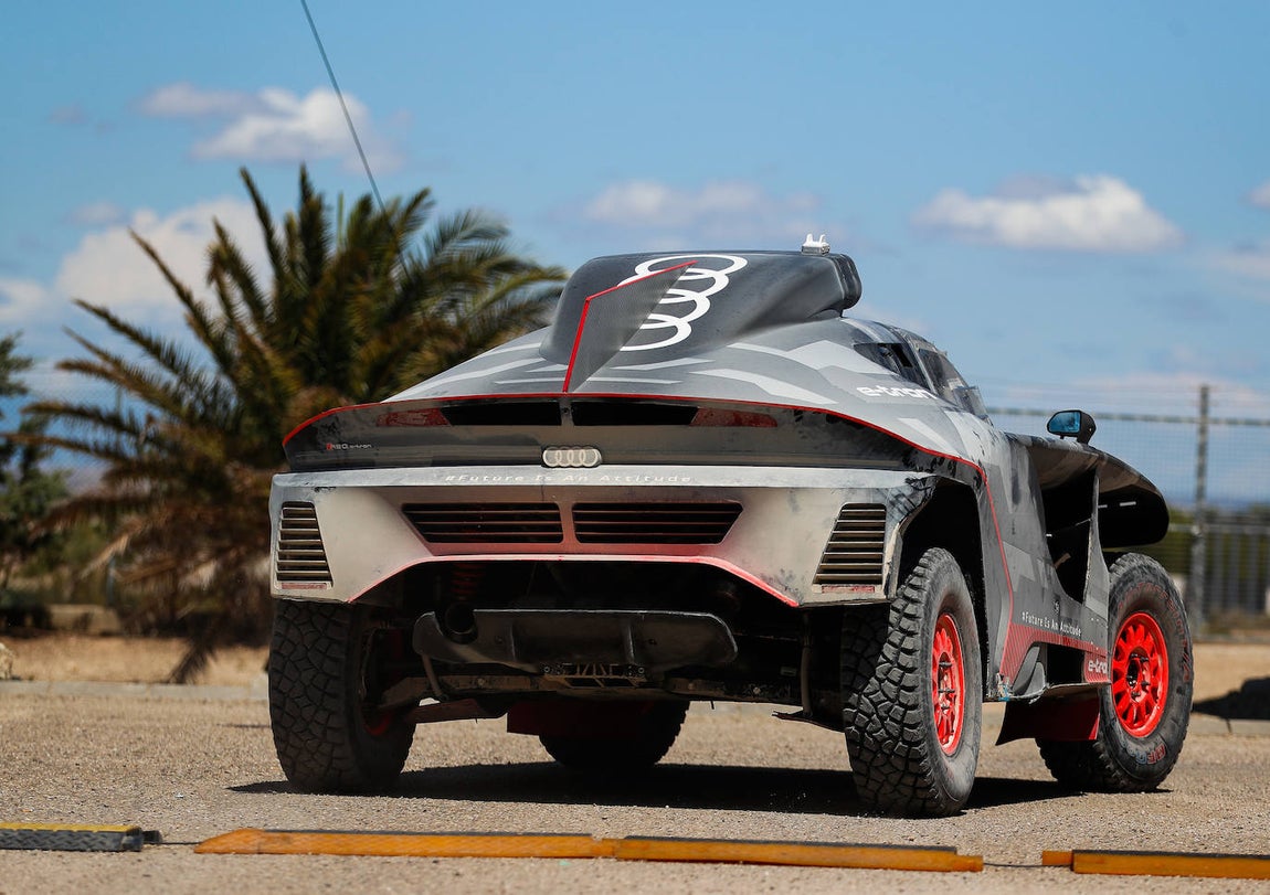 El prototipo de Audi para el Rally Dakar completa ocho días de pruebas en España