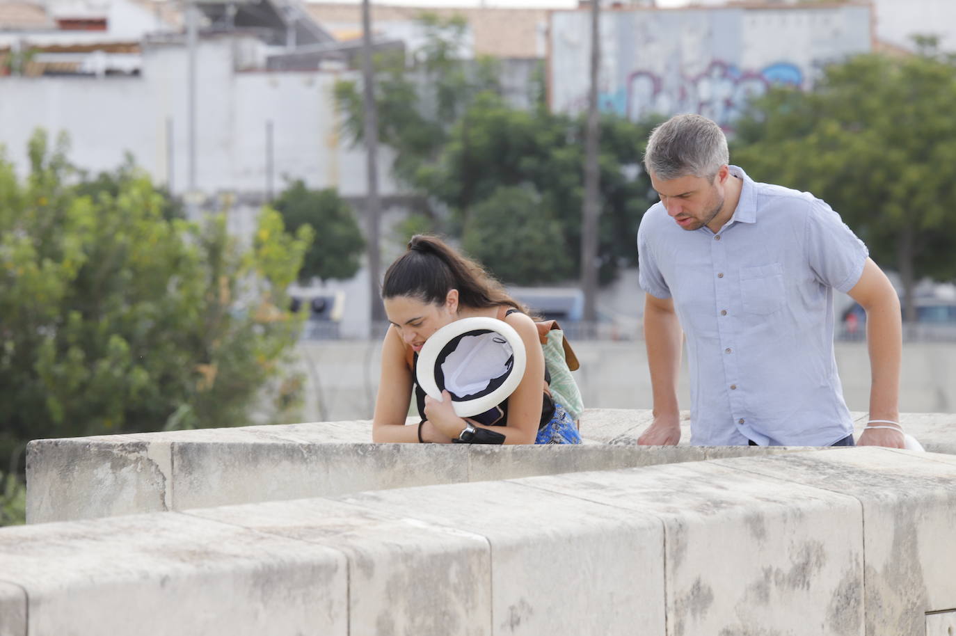 Los turistas durantela ola de calor en Córdoba, en imágenes