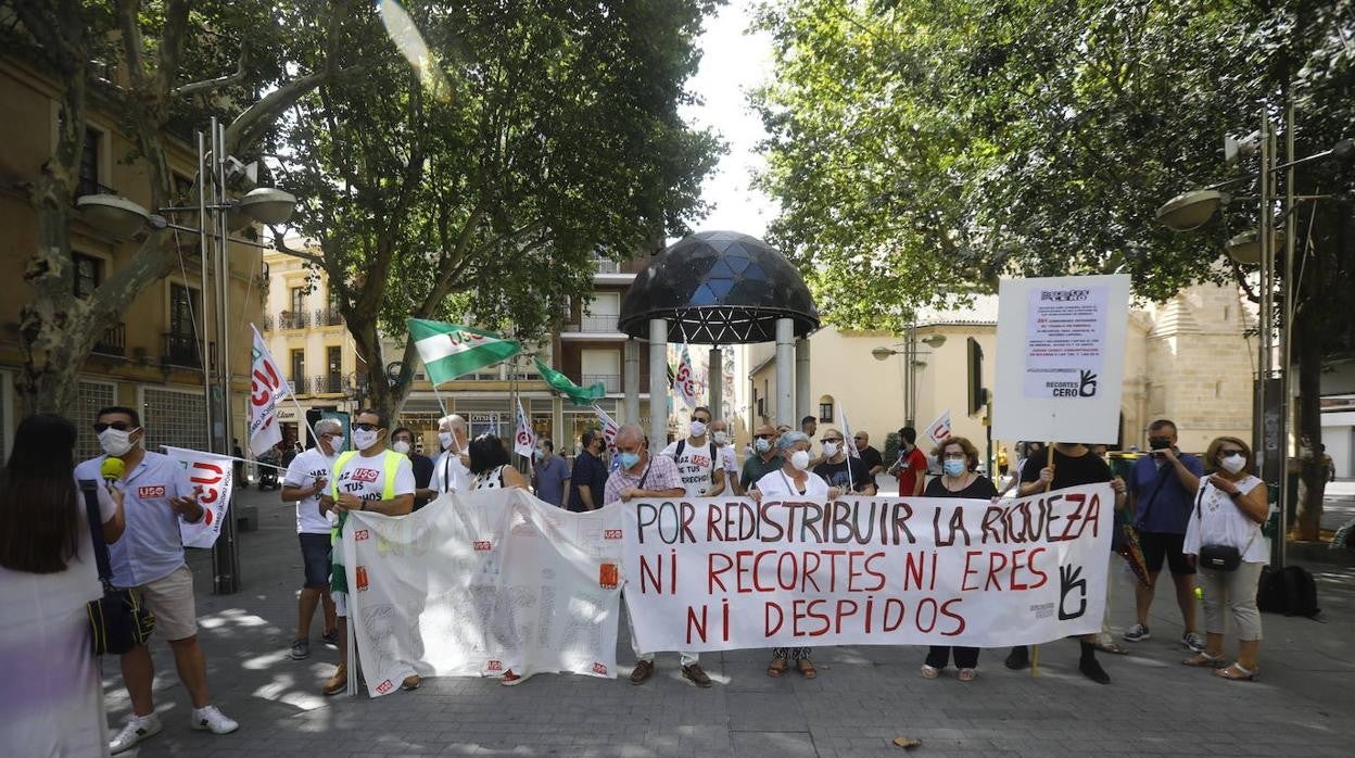 La protesta de los trabajadores de Emergia en Córdoba, en imágenes