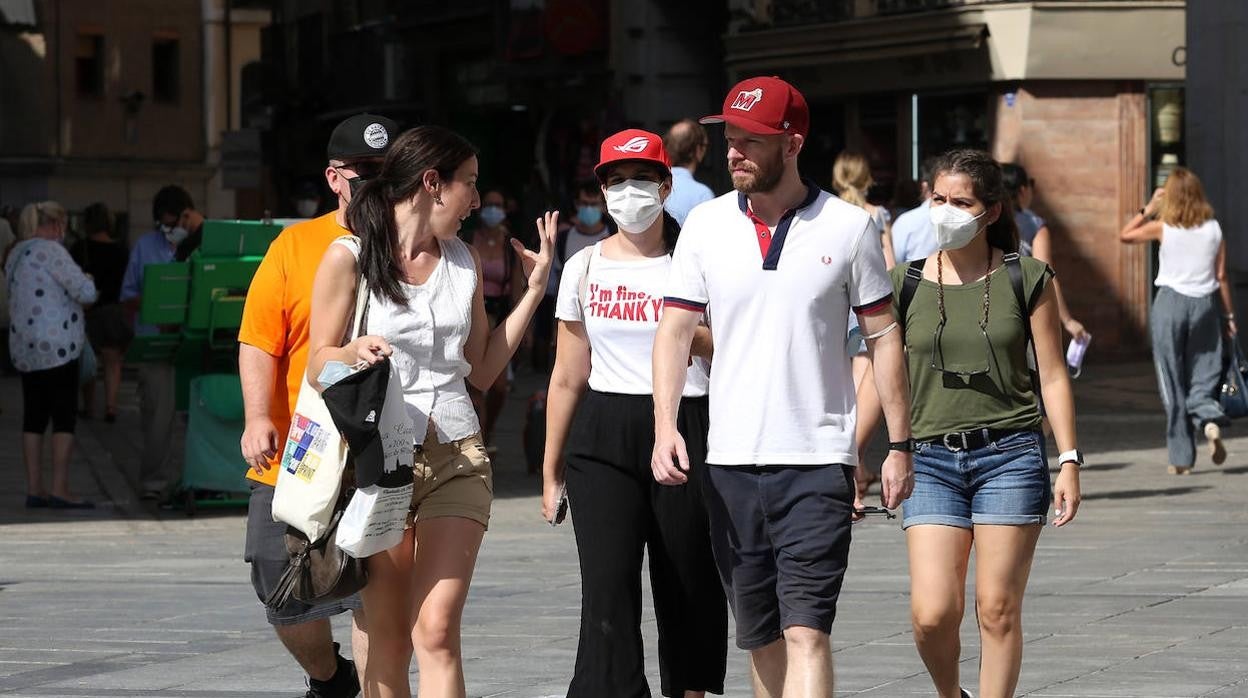 Turistas en plena ola de calor en Toledo