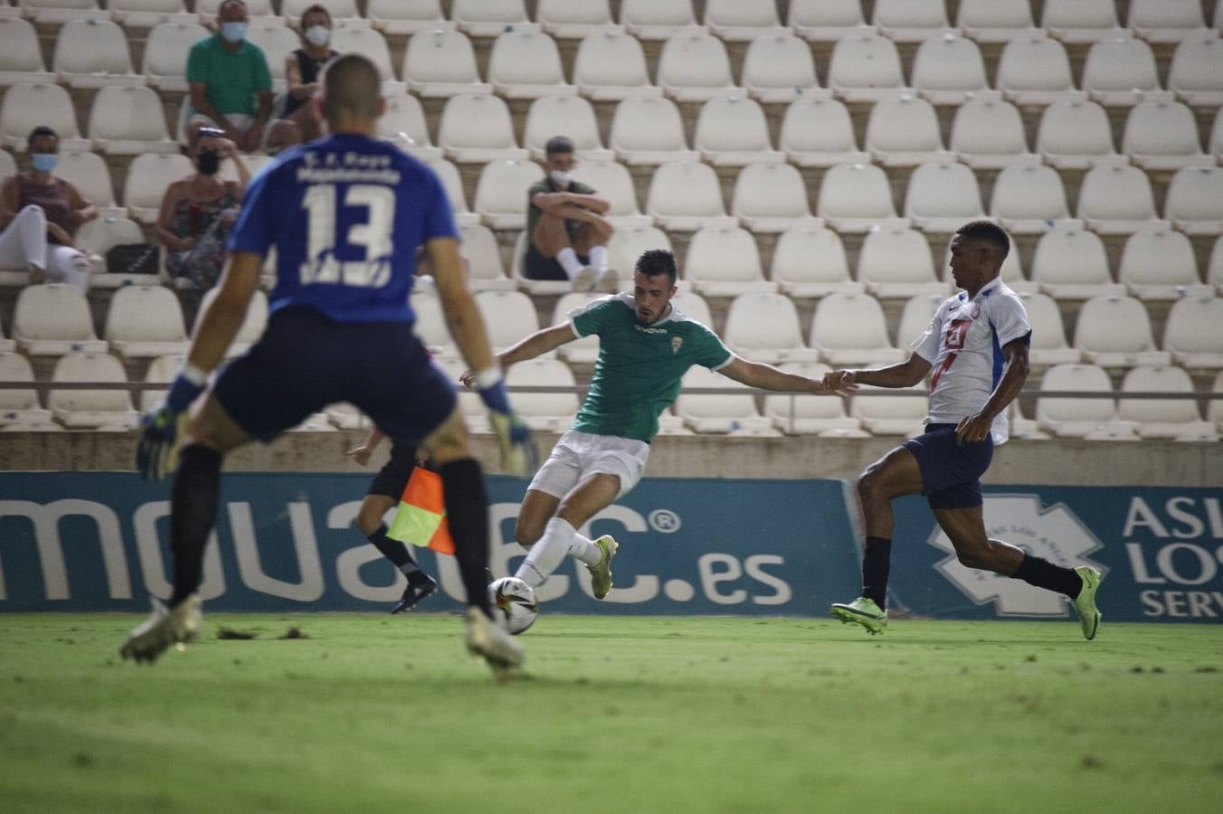 La victoria del Córdoba CF ante el Rayo Majadahonda, en imágenes