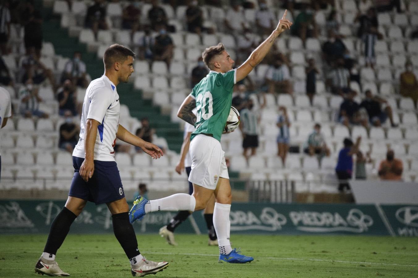 La victoria del Córdoba CF ante el Rayo Majadahonda, en imágenes