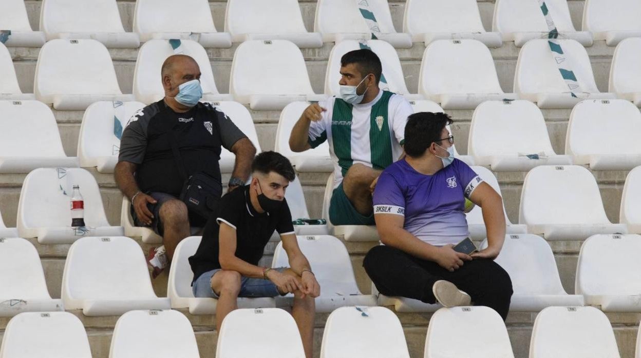 El regreso del público en el Córdoba-Rayo Majadahonda, en imágenes