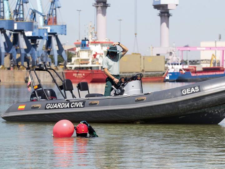 Sevilla fue uno de los primeros destinos donde se abrieron equipos de buceadores de la Guardia Civil en territorio nacional