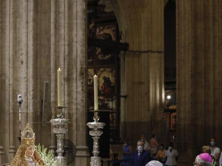 La novena de la Virgen de los Reyes, en imágenes