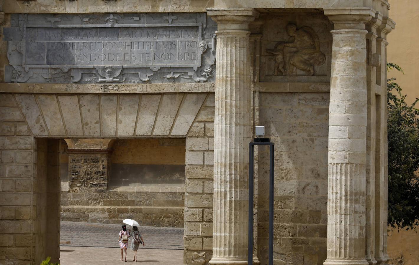 En imágenes, Córdoba desierta en plena ola de calor