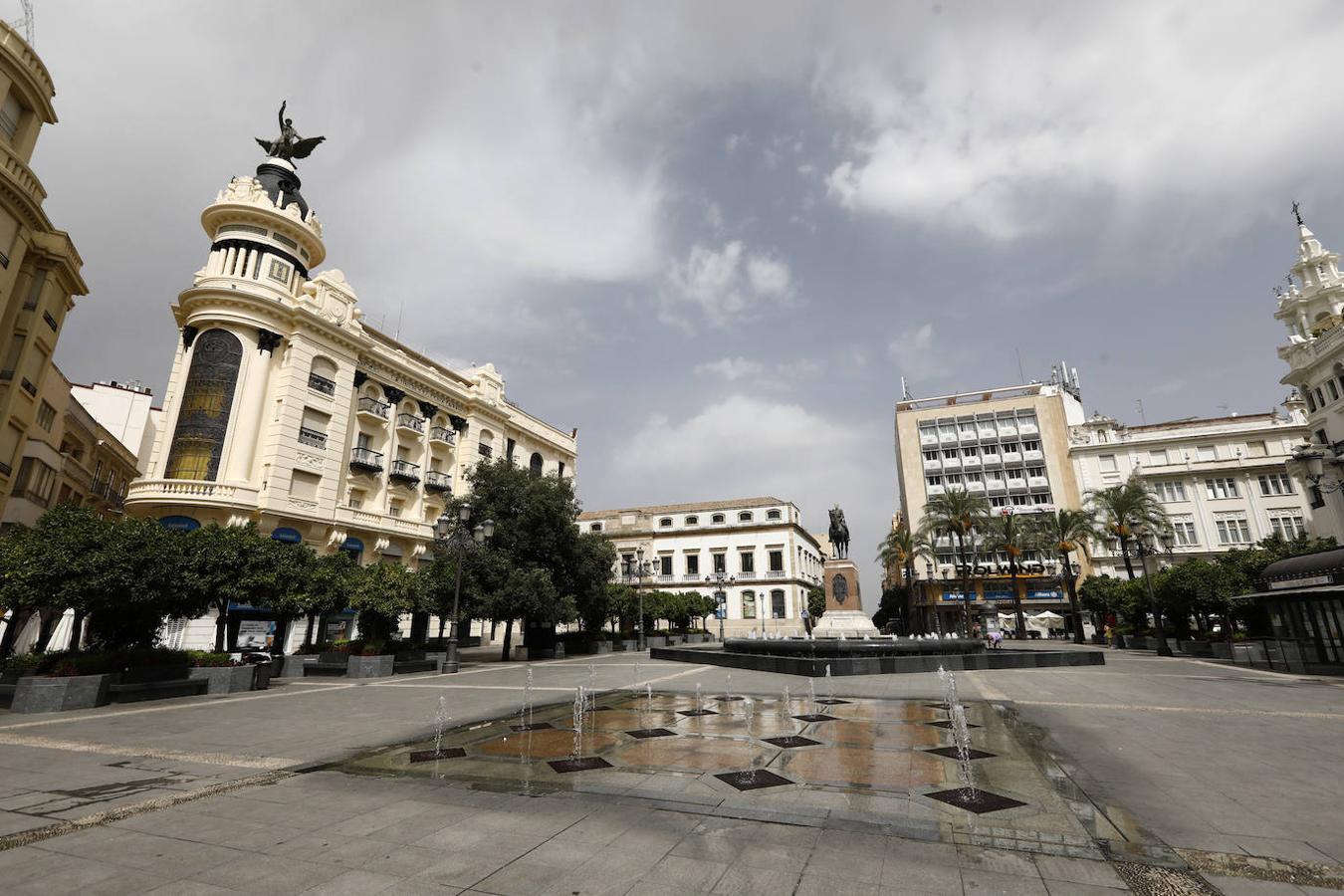 En imágenes, Córdoba desierta en plena ola de calor